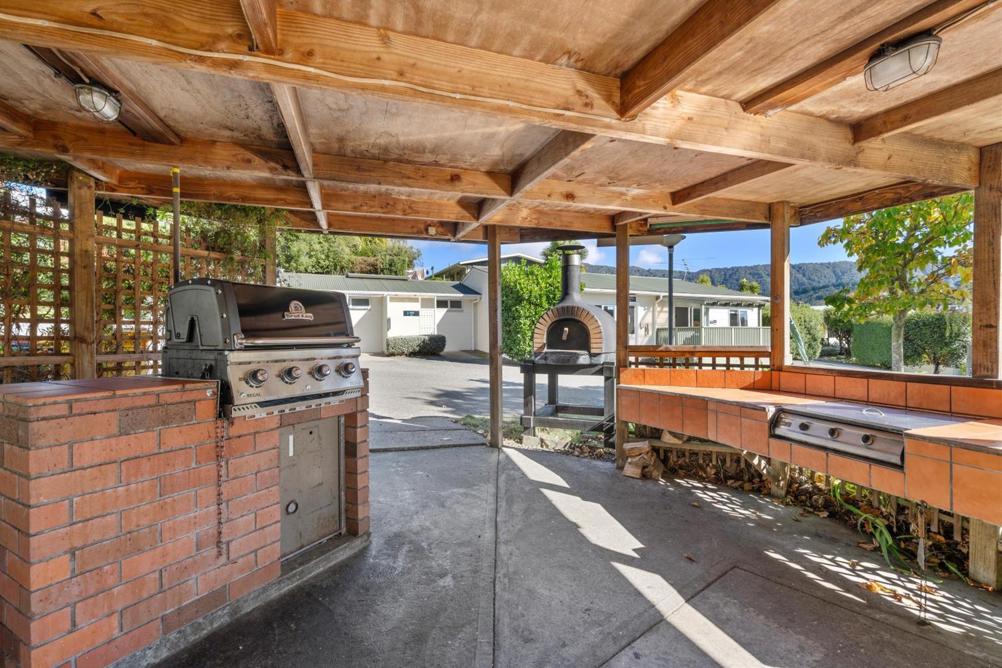 Tasman Holiday Parks Picton Εξωτερικό φωτογραφία Outdoor kitchen at the 2019 San Diego Comic-Con
