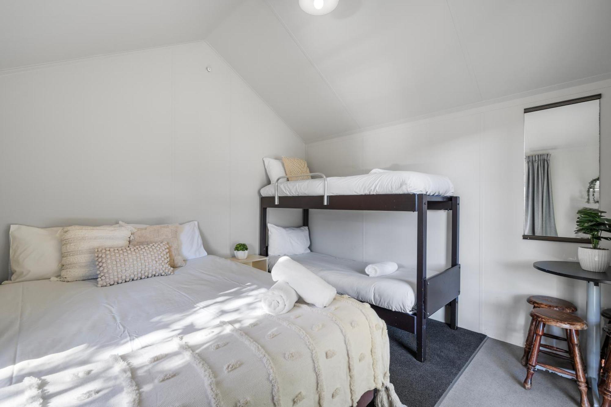 Tasman Holiday Parks Picton Εξωτερικό φωτογραφία A bunk bed