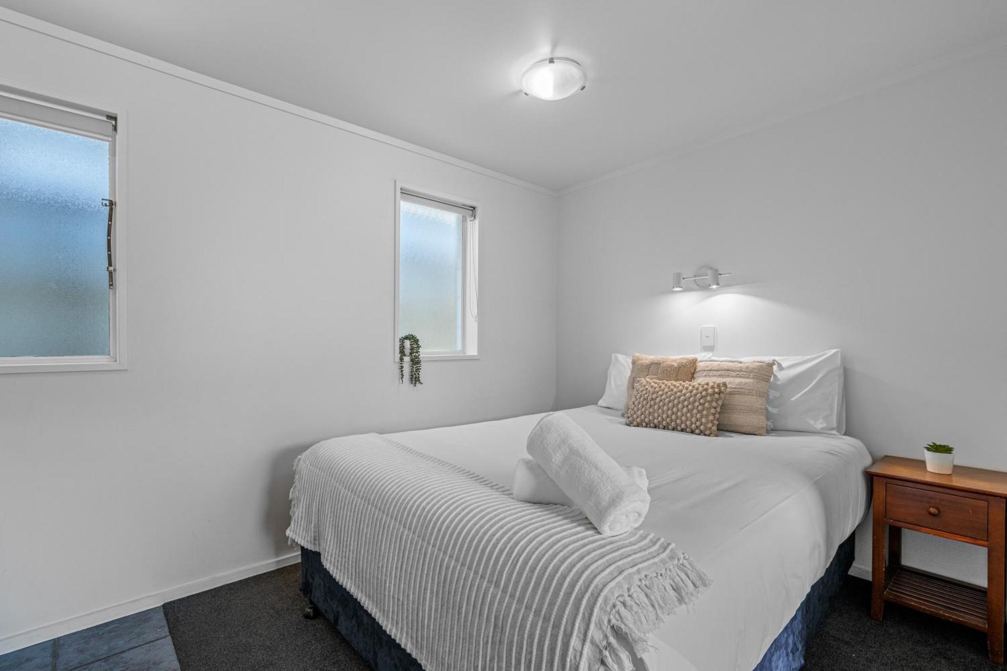 Tasman Holiday Parks Picton Εξωτερικό φωτογραφία A bedroom at the hotel