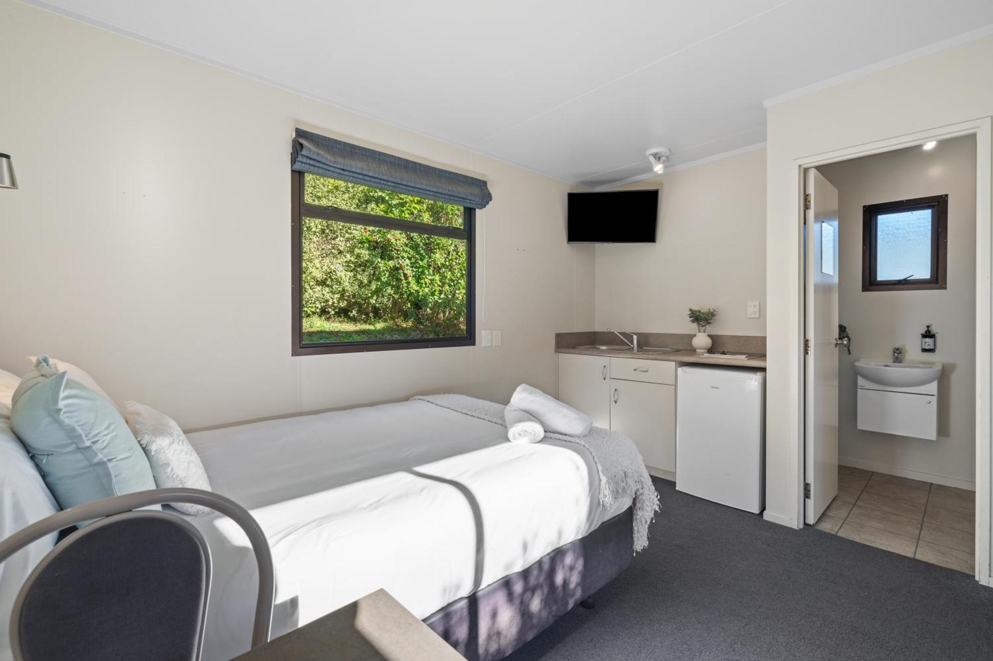 Tasman Holiday Parks Picton Εξωτερικό φωτογραφία A studio apartment