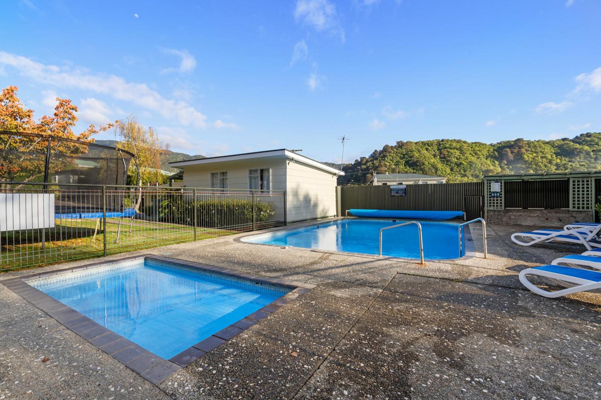 Tasman Holiday Parks Picton Εξωτερικό φωτογραφία Swimming pool at the University of Waikato