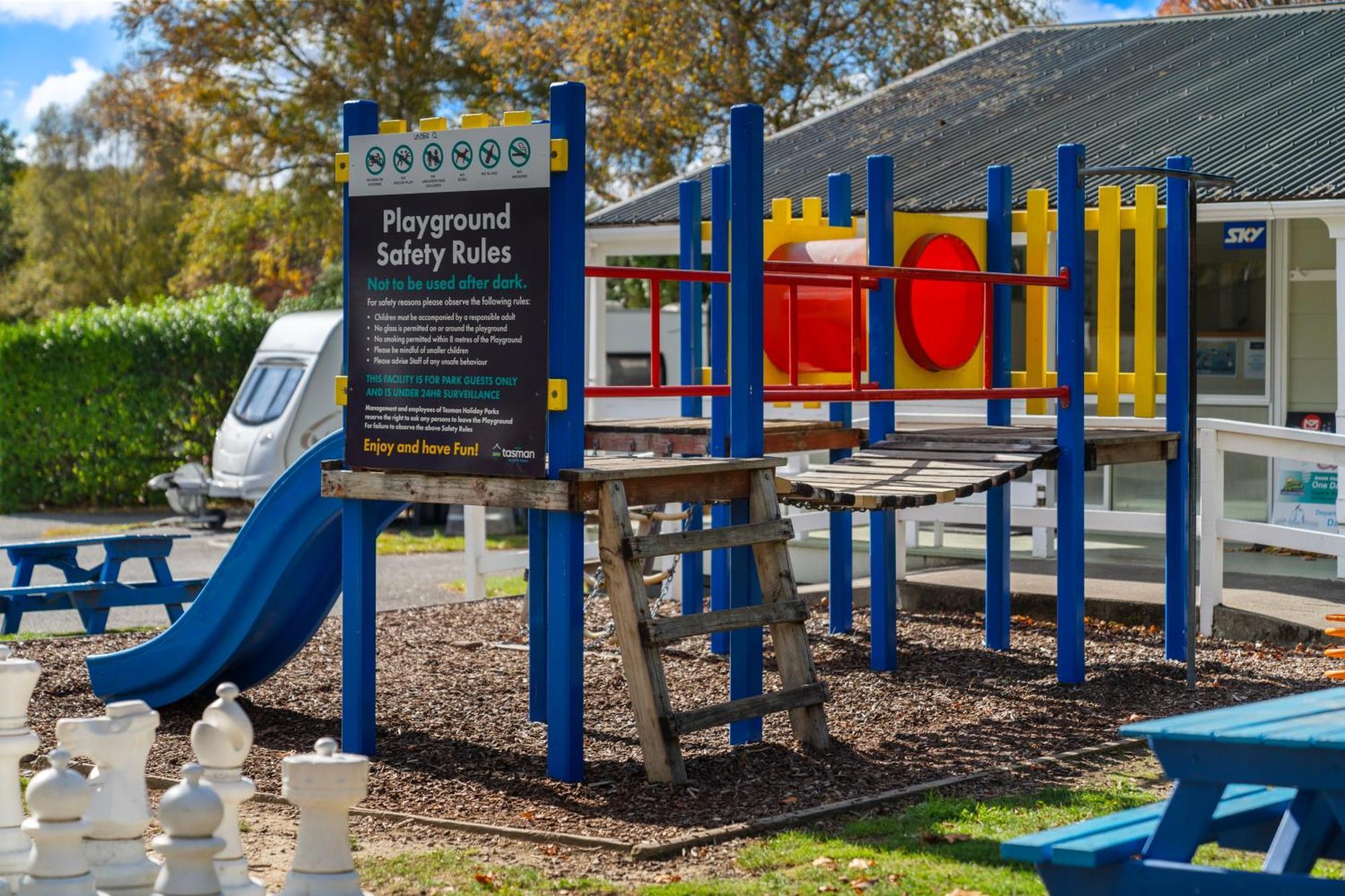 Tasman Holiday Parks Picton Εξωτερικό φωτογραφία Playground at the visitor centre
