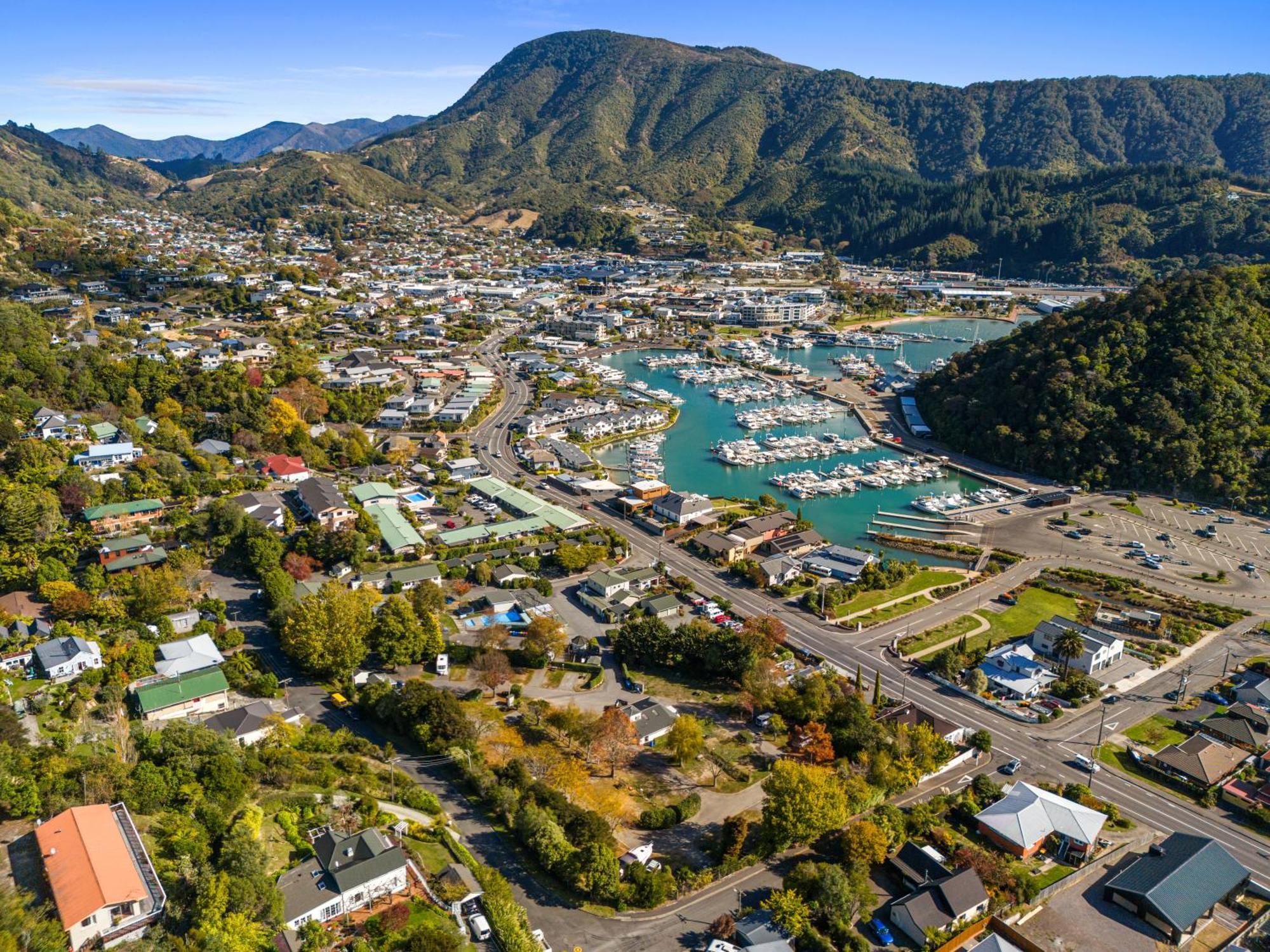 Tasman Holiday Parks Picton Εξωτερικό φωτογραφία Aerial view of Akaroa