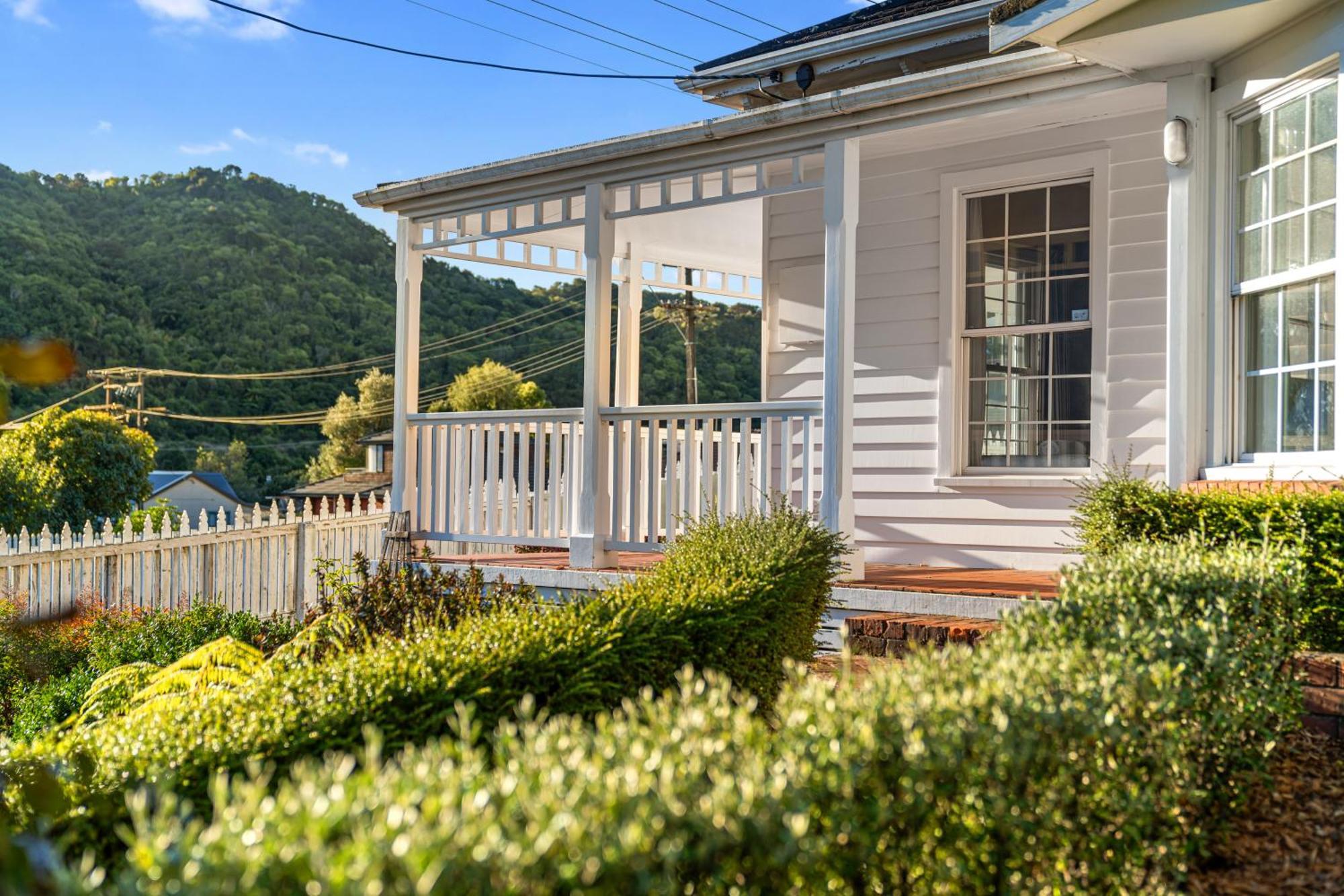 Tasman Holiday Parks Picton Εξωτερικό φωτογραφία The house's front entrance